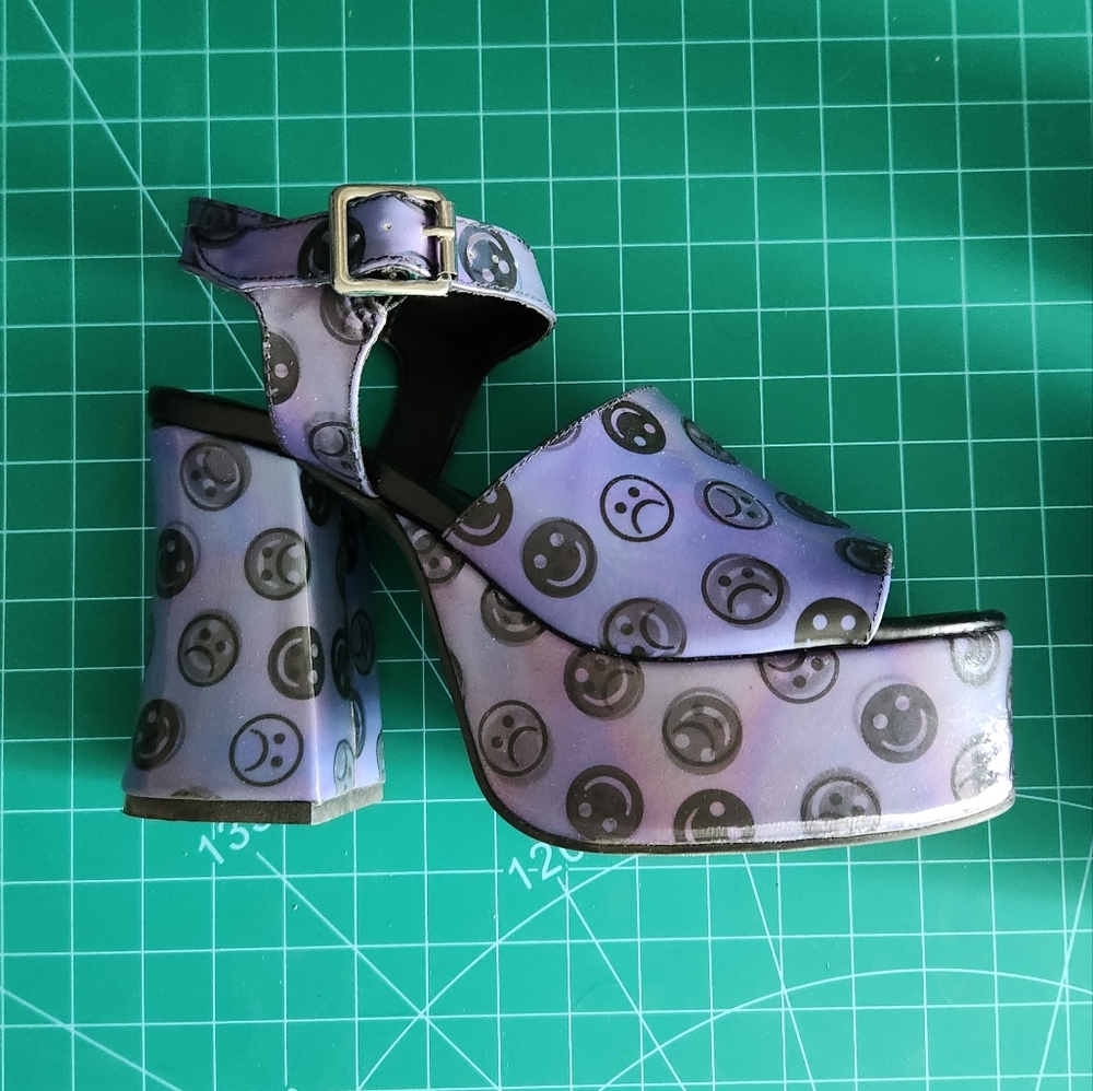 Dolls Kill Horoscopez happy sad face shifting platform sandals size 7